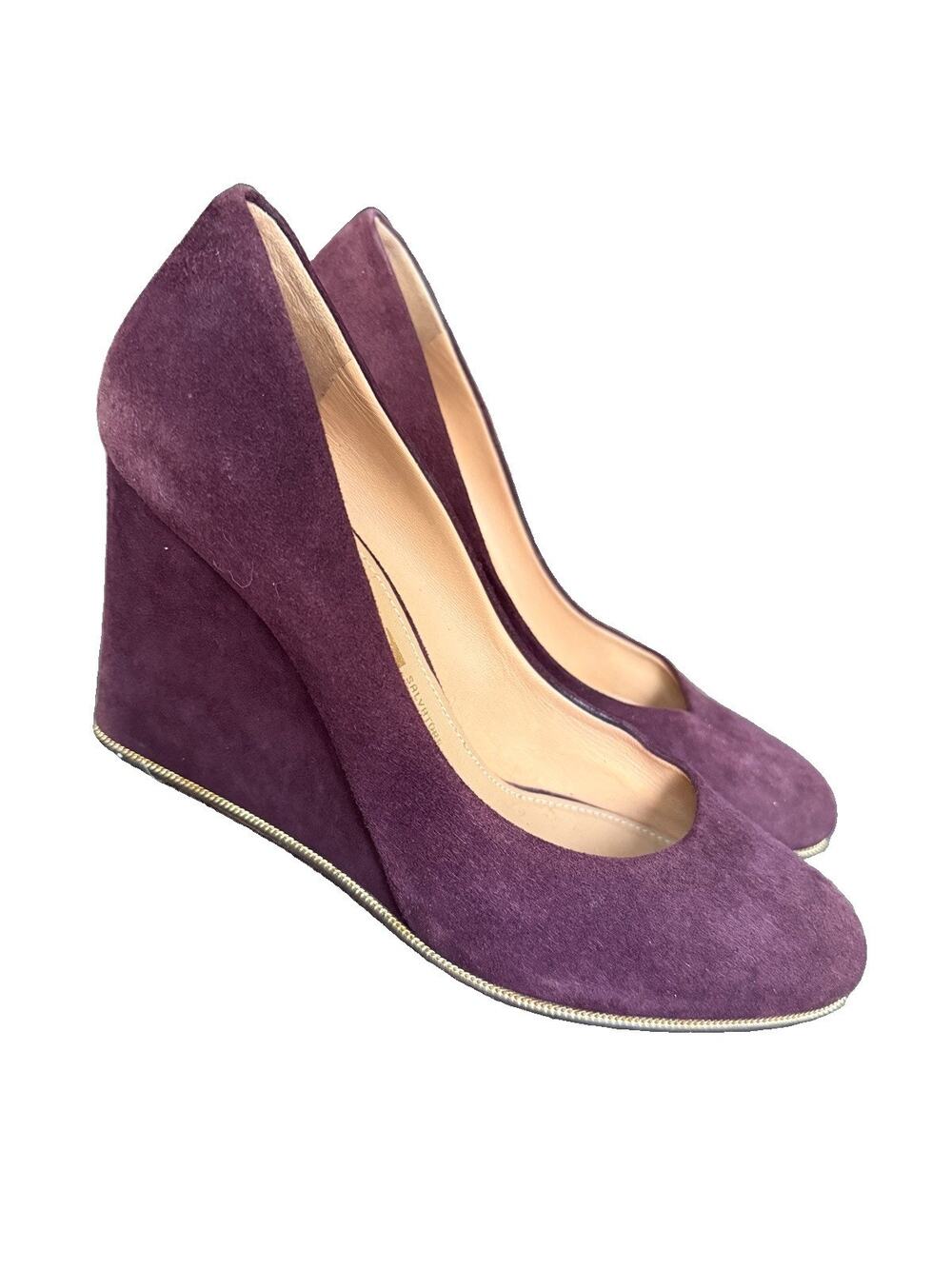 Salvatore Ferragamo Fiamma Z Wedge Pumps 8B Plum Purple Suede Gold Chain Italy